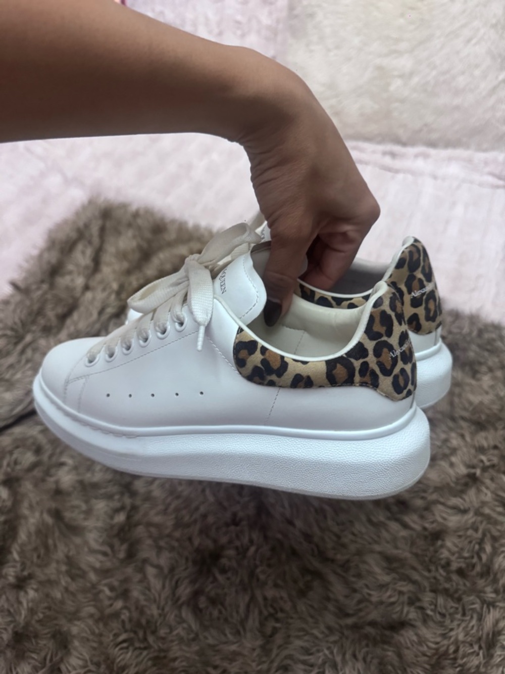 Alexander McQueen White Platform Sneakers with Leopard Heel Tab - Picture 4 of 7